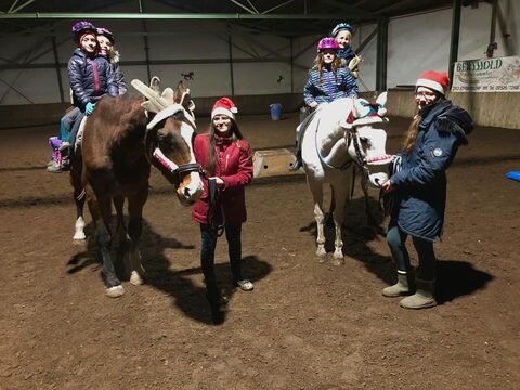 Weihnachten im Pferdestall und Semesterabschluss 2022